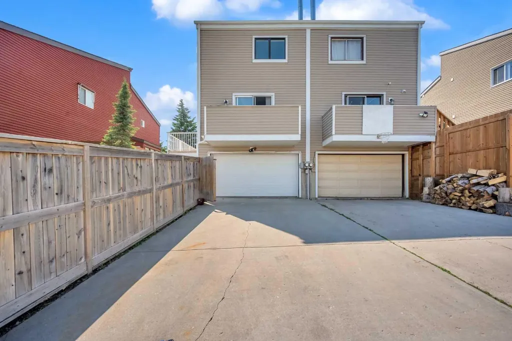 15 Ranch Glen Drive NW Calgary AB T3G 1T2