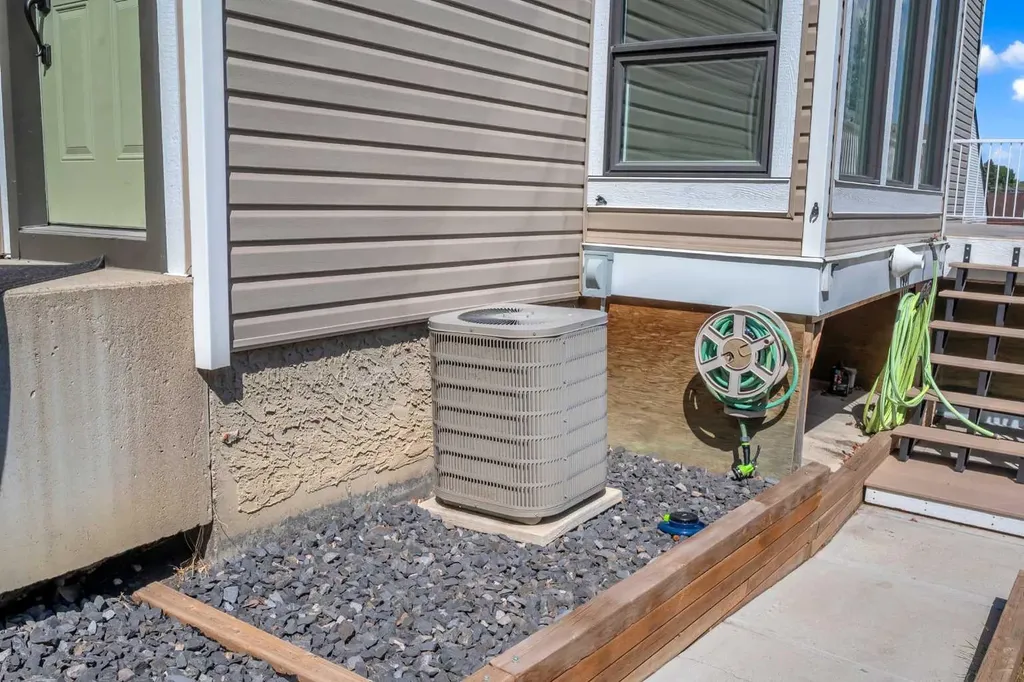 15 Ranch Glen Drive NW Calgary AB T3G 1T2