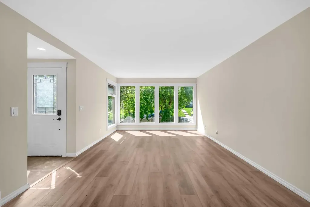 15 Ranch Glen Drive NW Calgary AB T3G 1T2