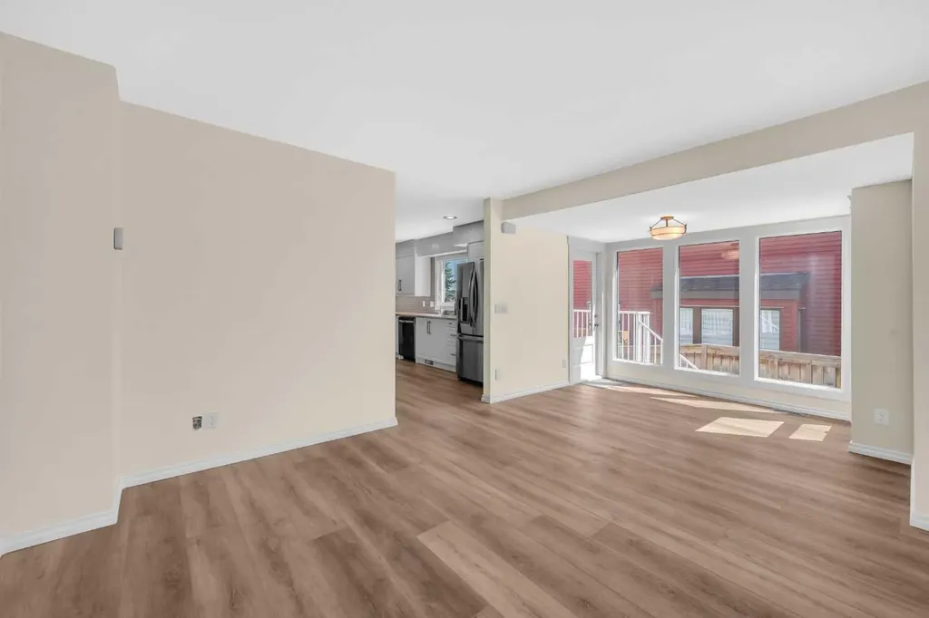 15 Ranch Glen Drive NW Calgary AB T3G 1T2