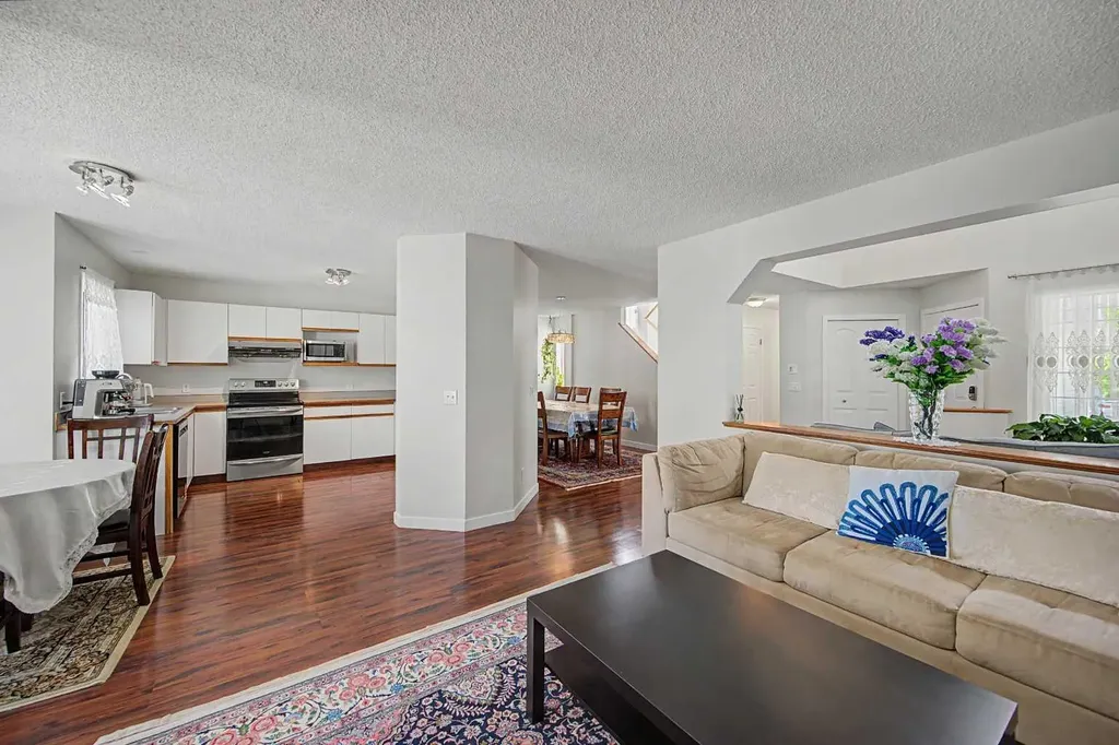 77 Citadel Gardens NW Calgary AB T3G 3X6