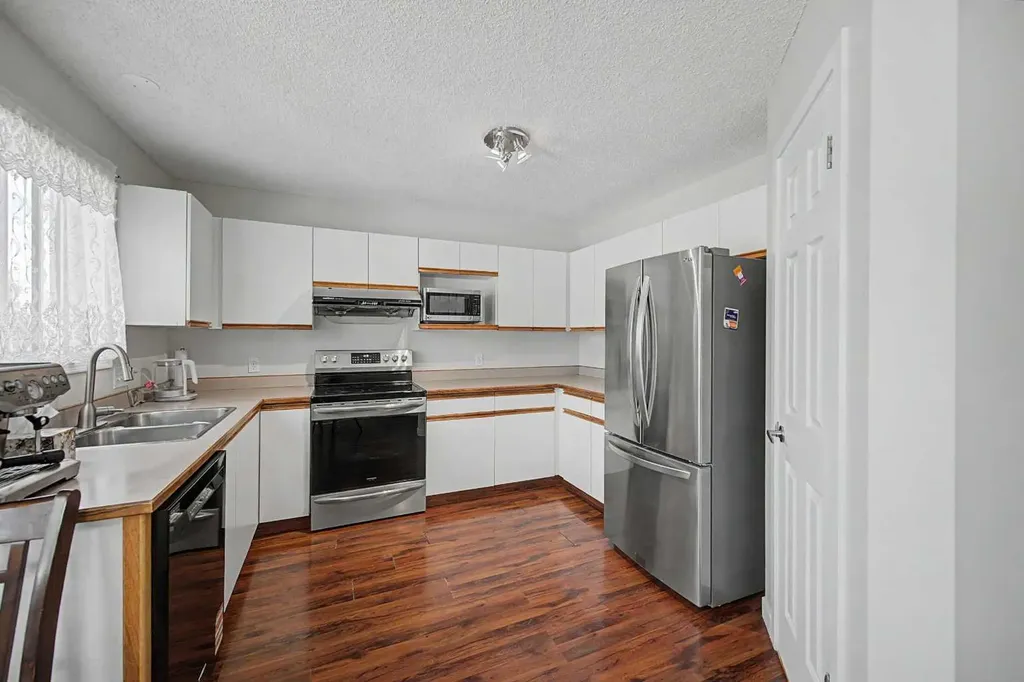 77 Citadel Gardens NW Calgary AB T3G 3X6