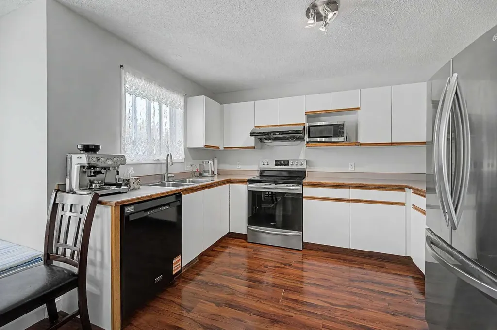 77 Citadel Gardens NW Calgary AB T3G 3X6