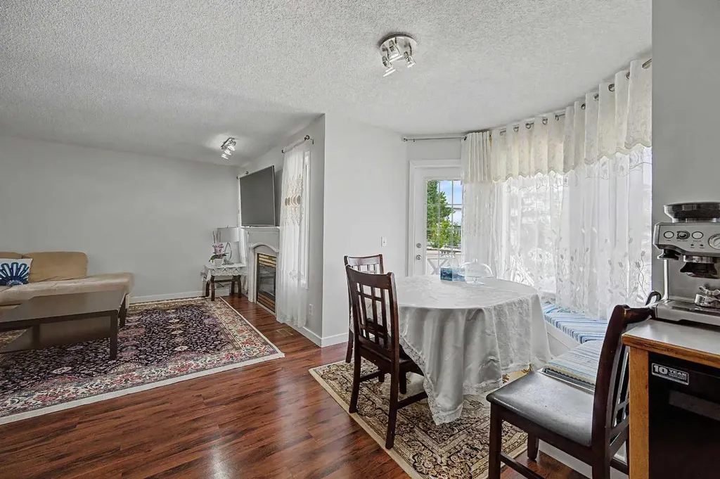 77 Citadel Gardens NW Calgary AB T3G 3X6