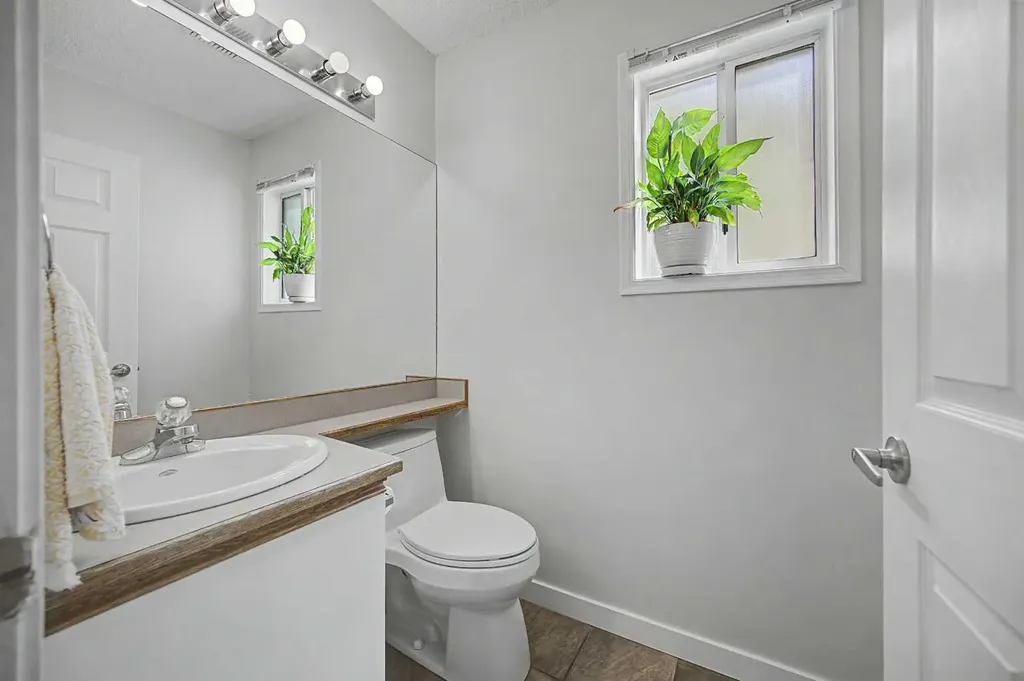 77 Citadel Gardens NW Calgary AB T3G 3X6