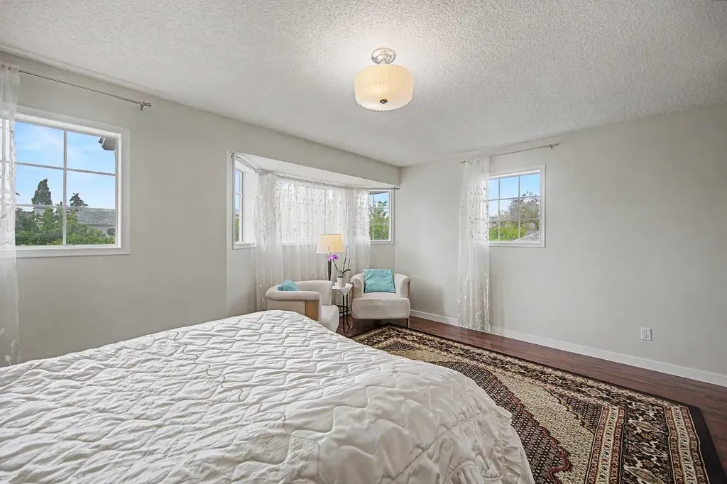 77 Citadel Gardens NW Calgary AB T3G 3X6