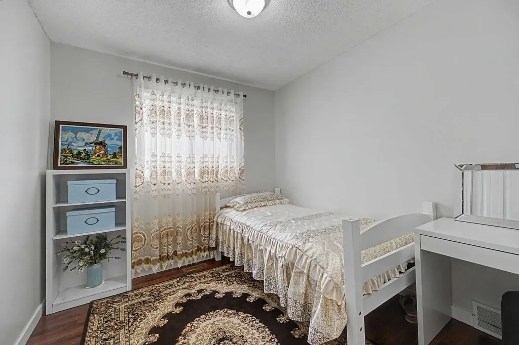 77 Citadel Gardens NW Calgary AB T3G 3X6