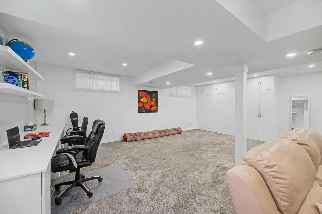 77 Citadel Gardens NW Calgary AB T3G 3X6