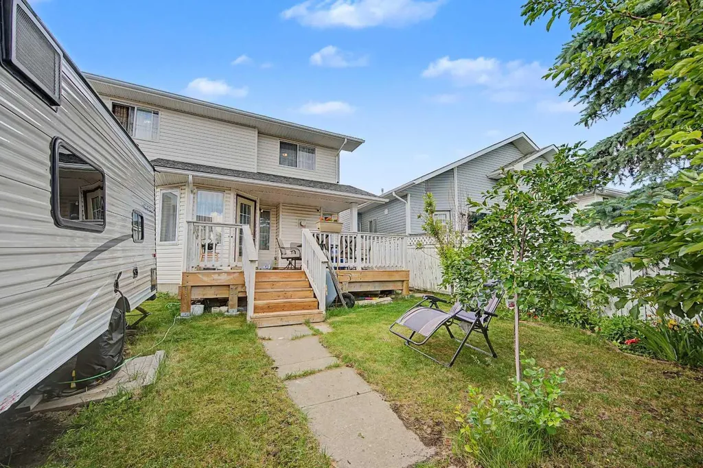 77 Citadel Gardens NW Calgary AB T3G 3X6