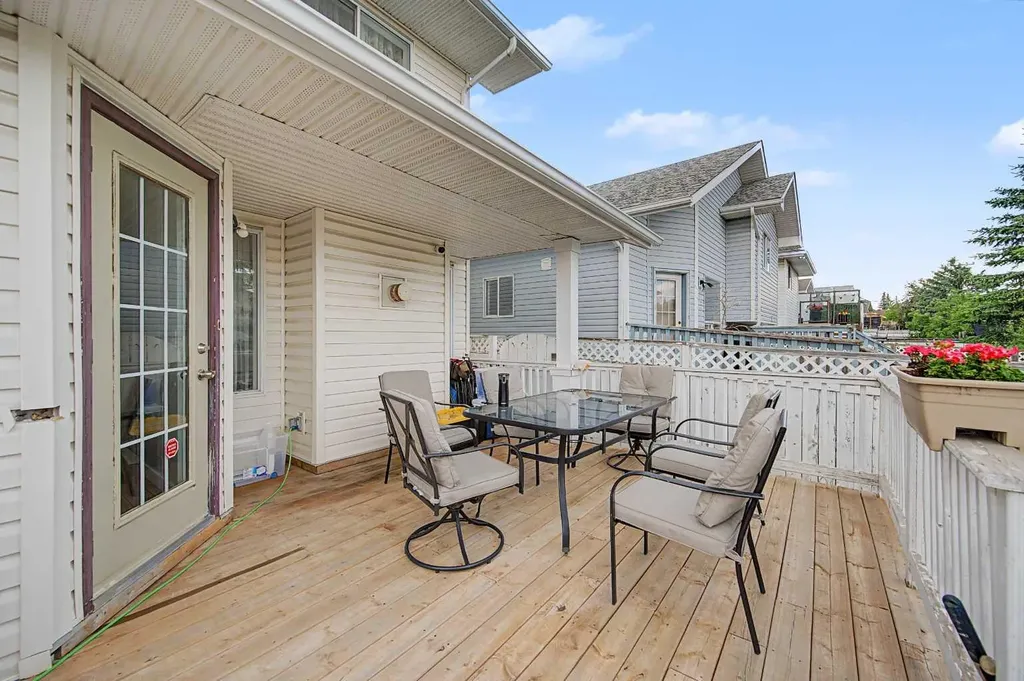 77 Citadel Gardens NW Calgary AB T3G 3X6