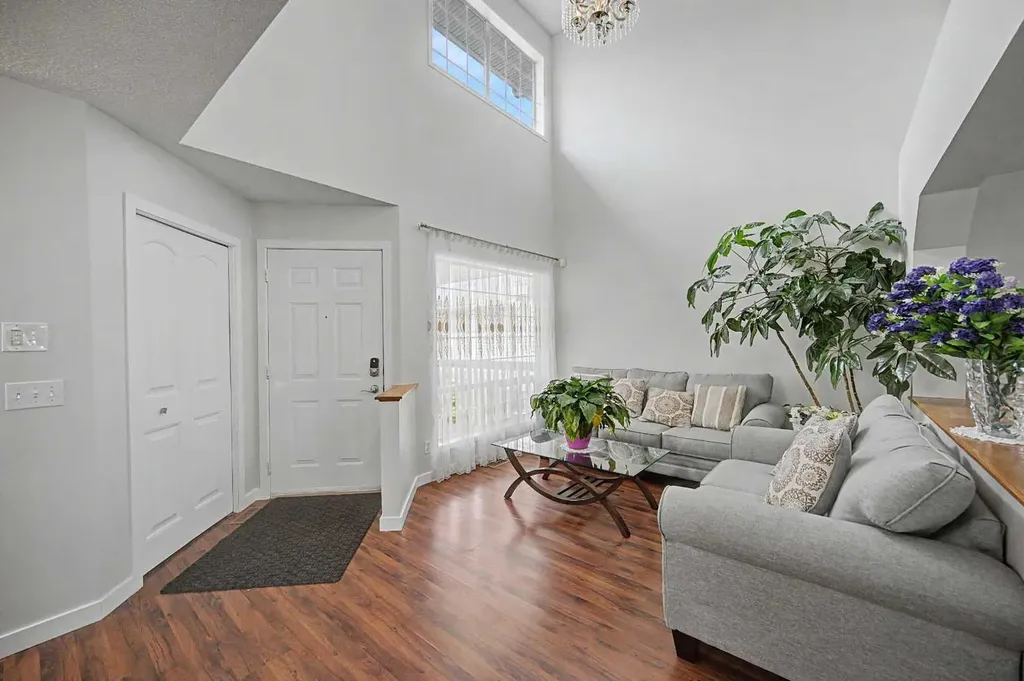 77 Citadel Gardens NW Calgary AB T3G 3X6
