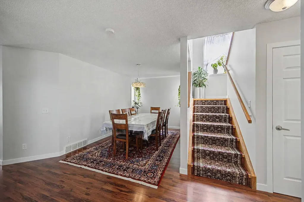77 Citadel Gardens NW Calgary AB T3G 3X6