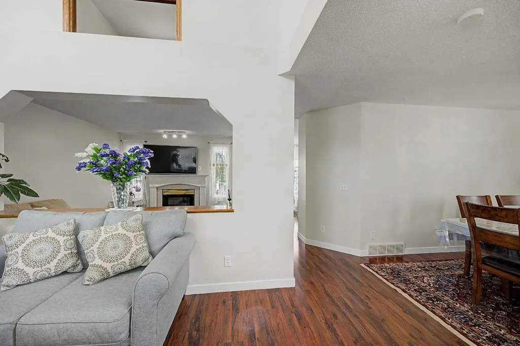 77 Citadel Gardens NW Calgary AB T3G 3X6