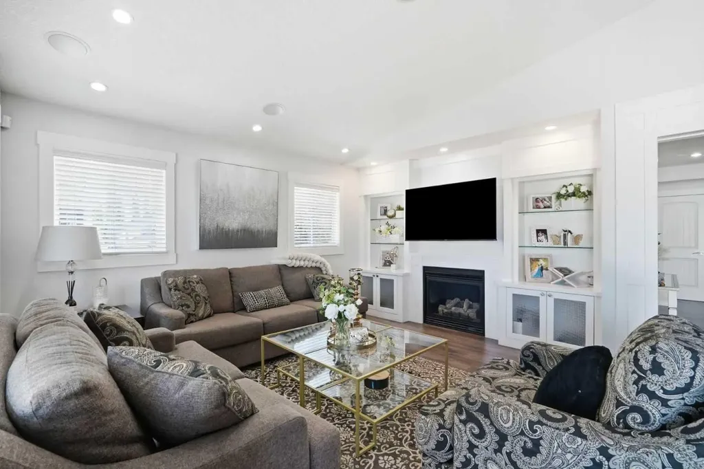 100 Cove Rise Chestermere AB T1X 1S7