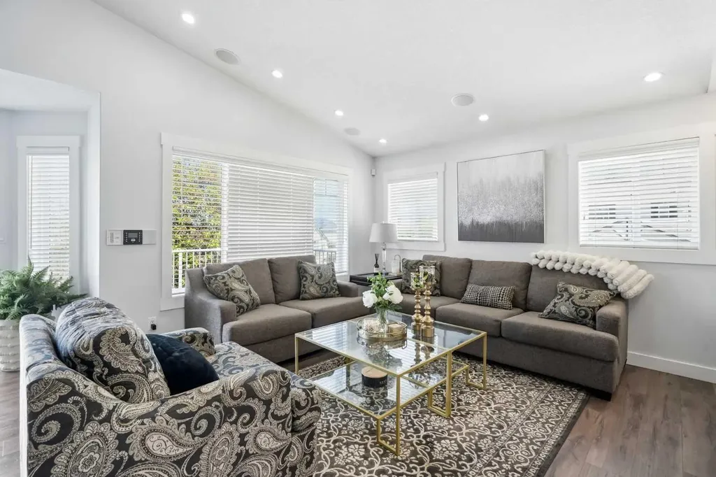 100 Cove Rise Chestermere AB T1X 1S7