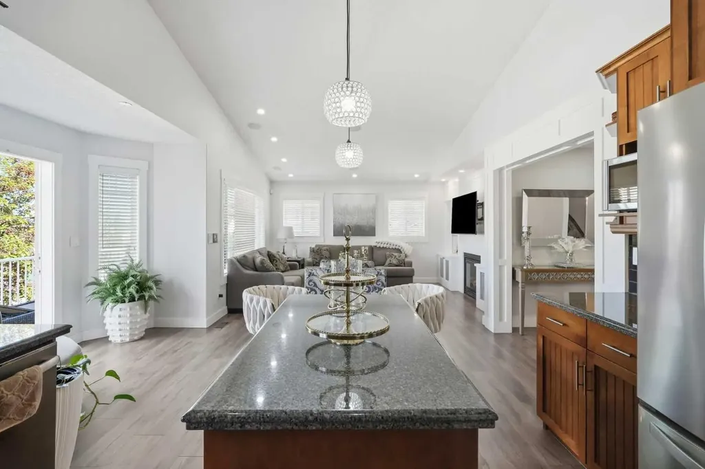 100 Cove Rise Chestermere AB T1X 1S7