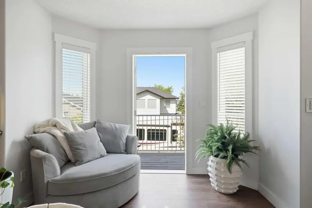 100 Cove Rise Chestermere AB T1X 1S7