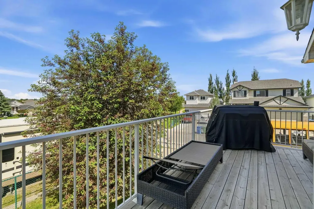 100 Cove Rise Chestermere AB T1X 1S7