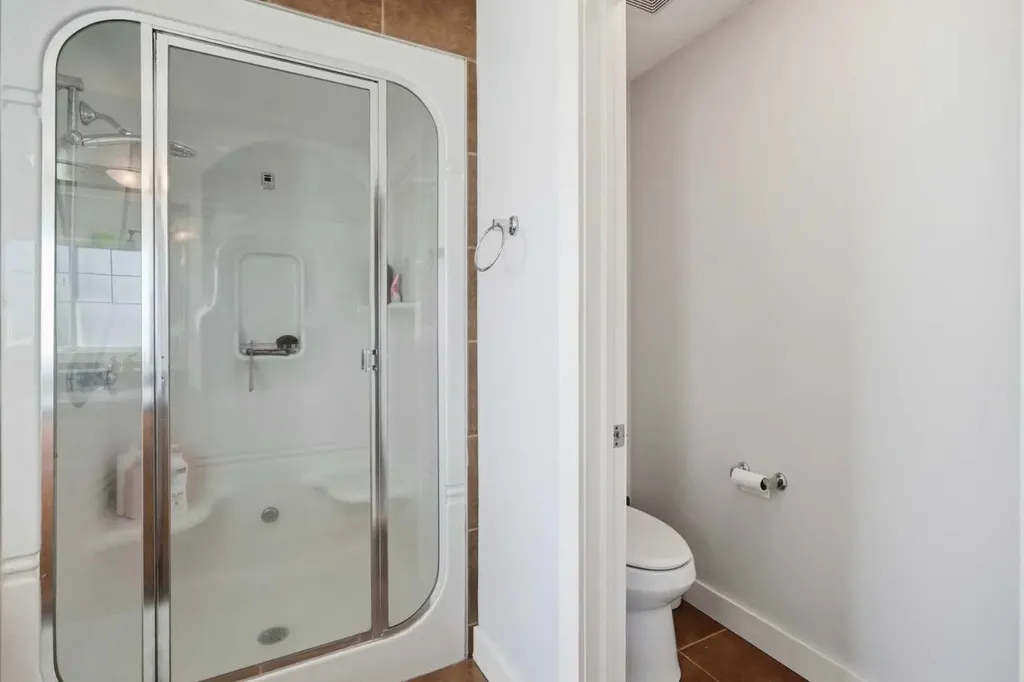 100 Cove Rise Chestermere AB T1X 1S7