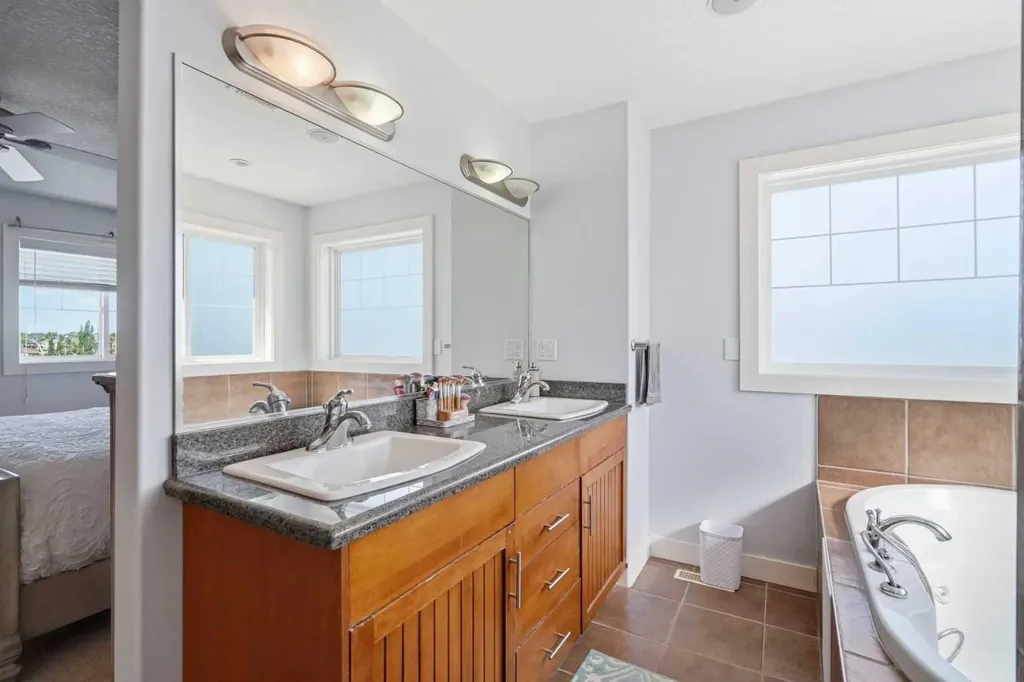 100 Cove Rise Chestermere AB T1X 1S7
