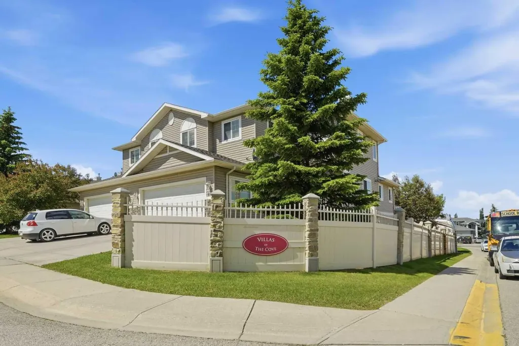 100 Cove Rise Chestermere AB T1X 1S7