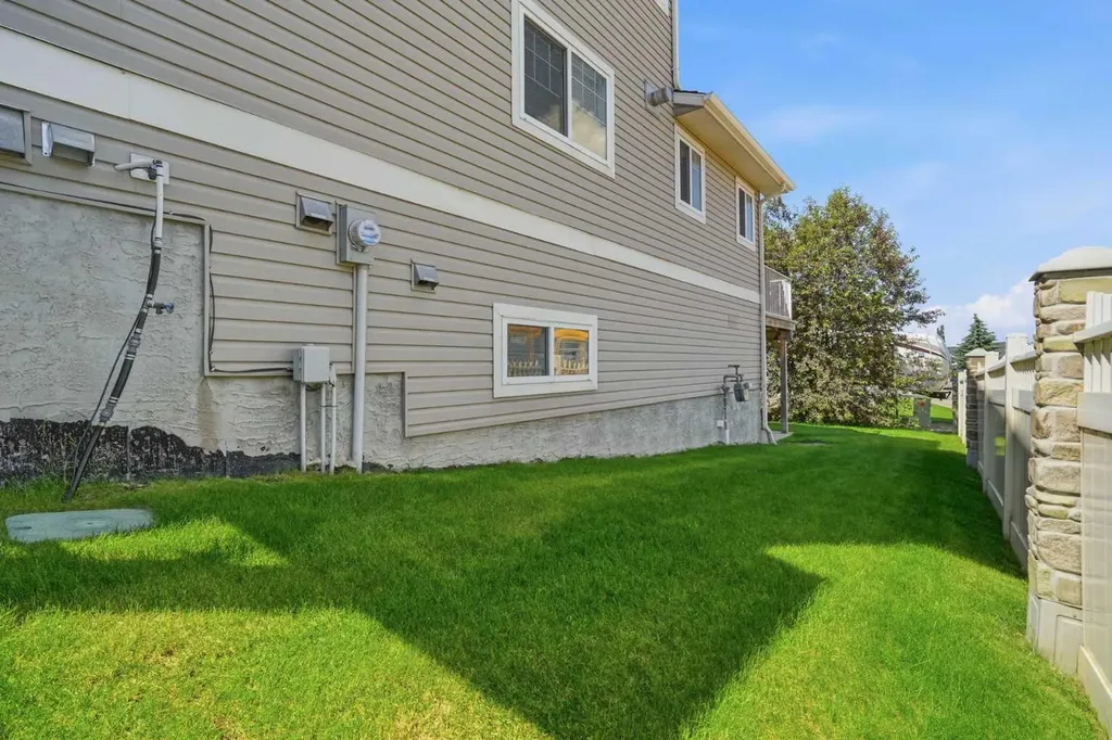 100 Cove Rise Chestermere AB T1X 1S7