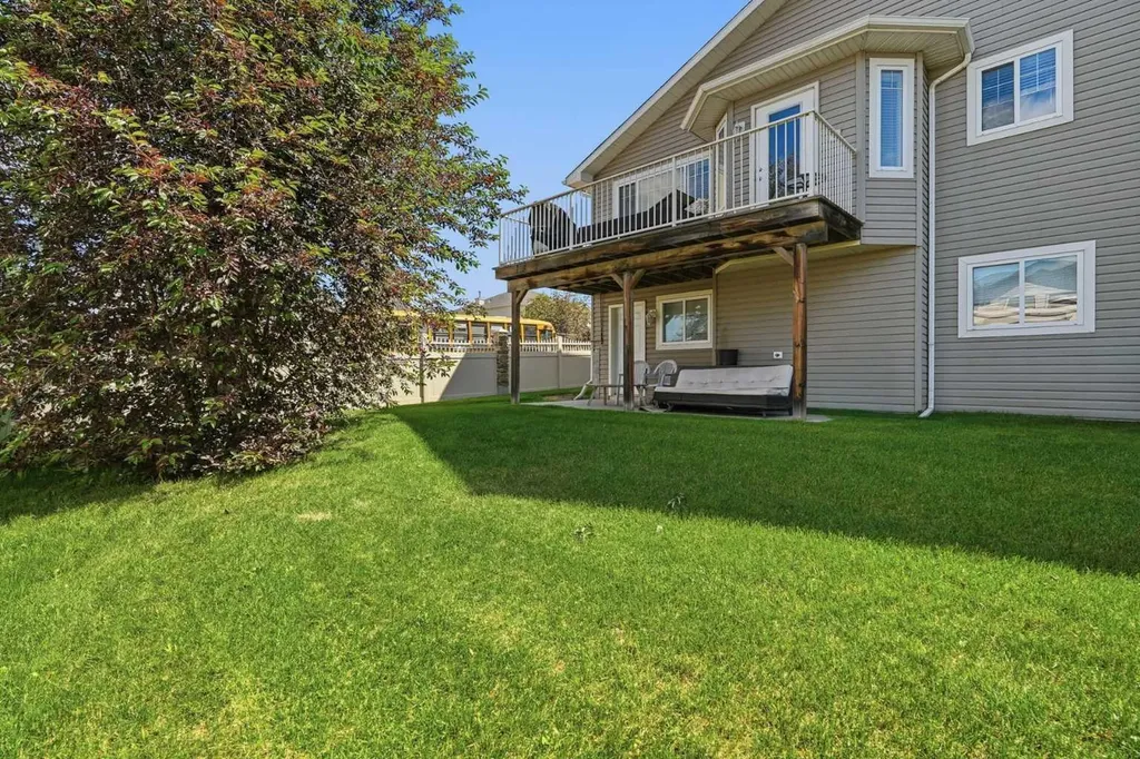 100 Cove Rise Chestermere AB T1X 1S7