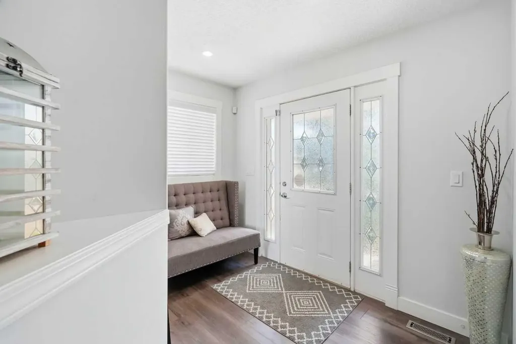 100 Cove Rise Chestermere AB T1X 1S7