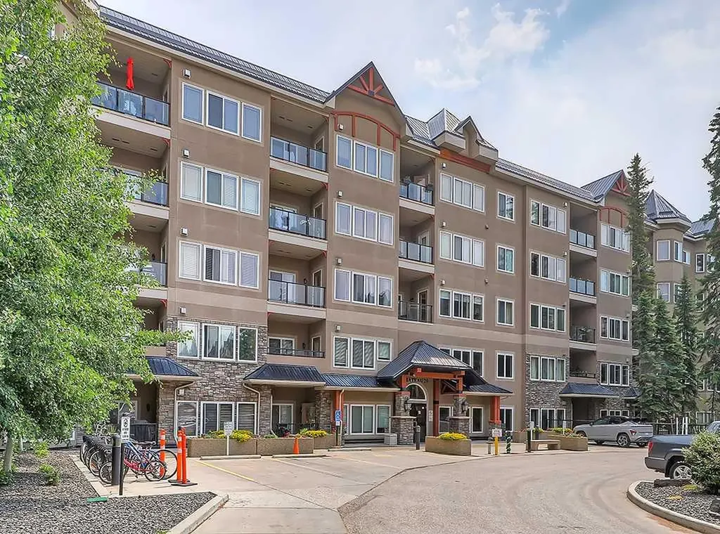 20 Discovery Ridge Close SW Calgary AB T3H 5X4