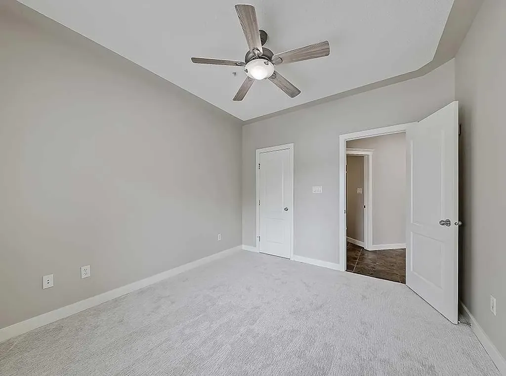 20 Discovery Ridge Close SW Calgary AB T3H 5X4