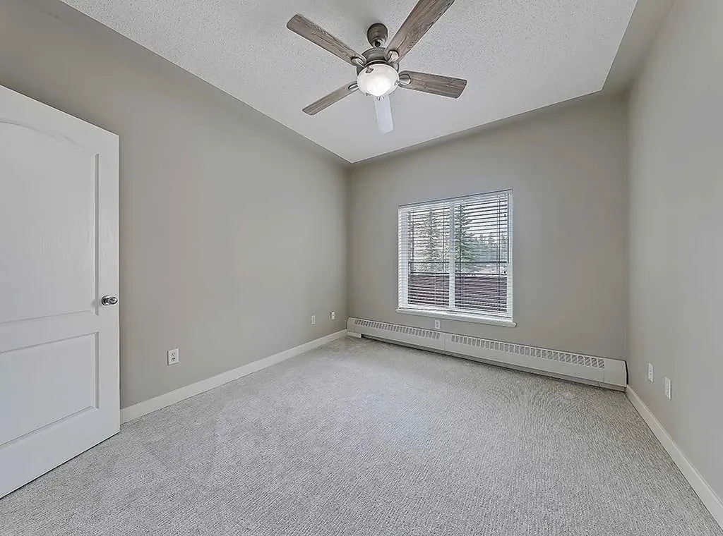 20 Discovery Ridge Close SW Calgary AB T3H 5X4