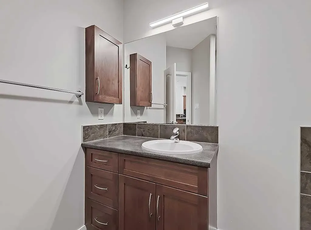 20 Discovery Ridge Close SW Calgary AB T3H 5X4