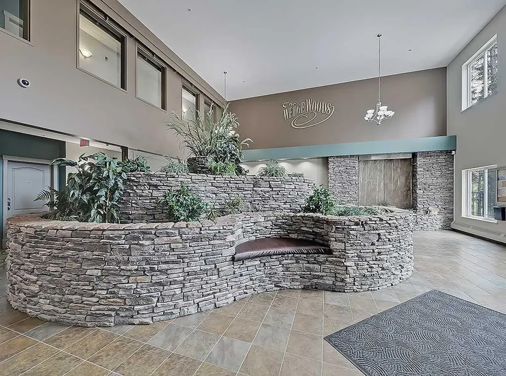 20 Discovery Ridge Close SW Calgary AB T3H 5X4