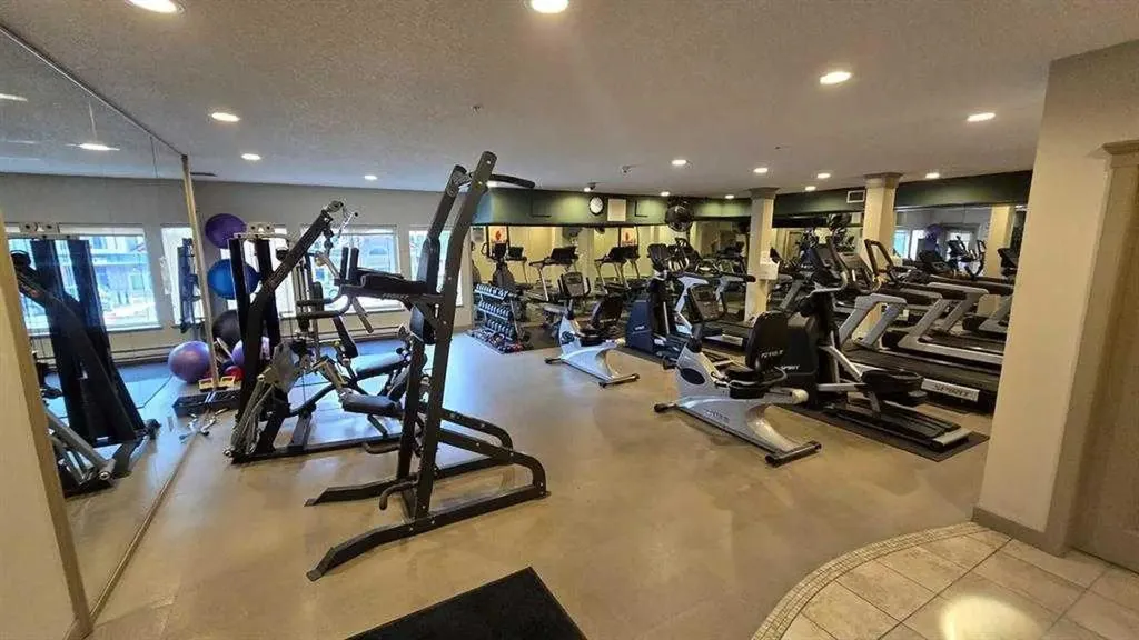 20 Discovery Ridge Close SW Calgary AB T3H 5X4