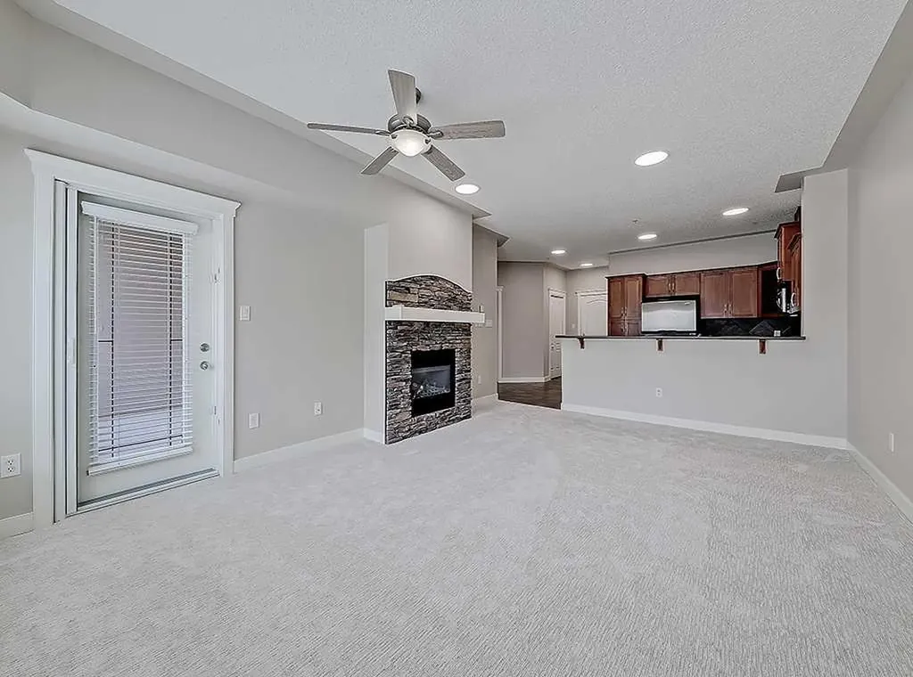 20 Discovery Ridge Close SW Calgary AB T3H 5X4