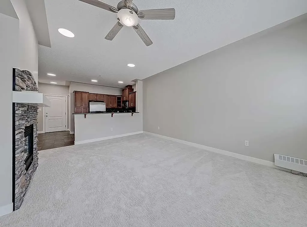 20 Discovery Ridge Close SW Calgary AB T3H 5X4