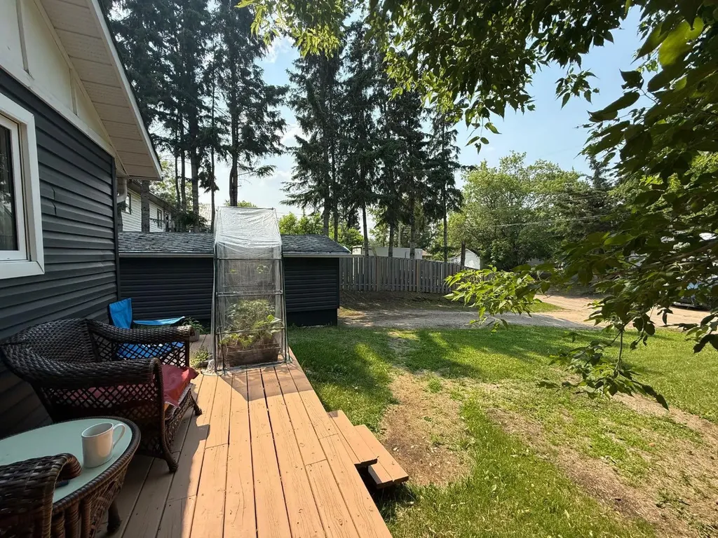 4911 42 Street Athabasca AB T9S 1P7
