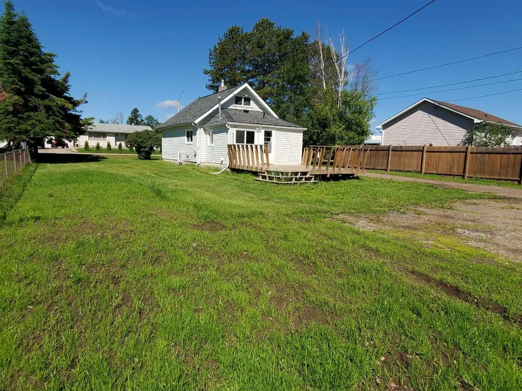 531 65 Street Edson AB T7E 1M2
