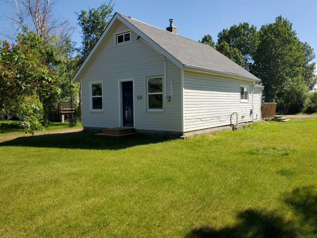 531 65 Street Edson AB T7E 1M2