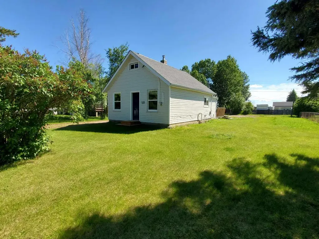 531 65 Street Edson AB T7E 1M2