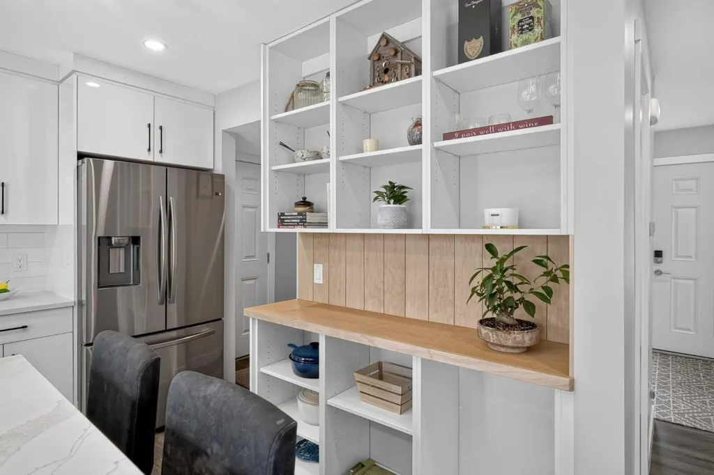 132 Woodglen Way SW Calgary AB T2W 4T3