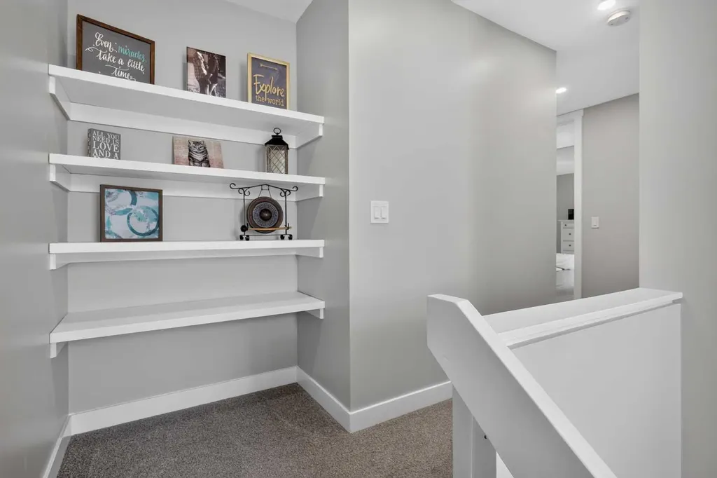 132 Woodglen Way SW Calgary AB T2W 4T3