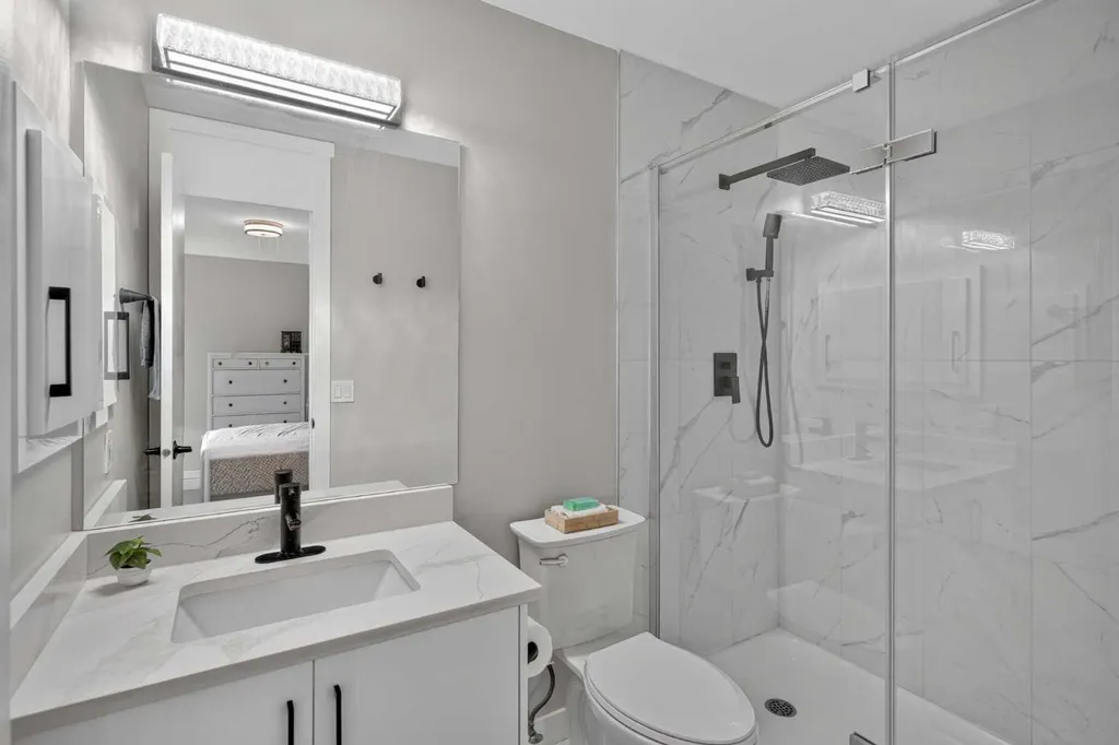 132 Woodglen Way SW Calgary AB T2W 4T3