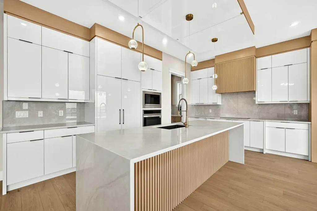 2049 Waterbury Road W Chestermere AB T1X3A9