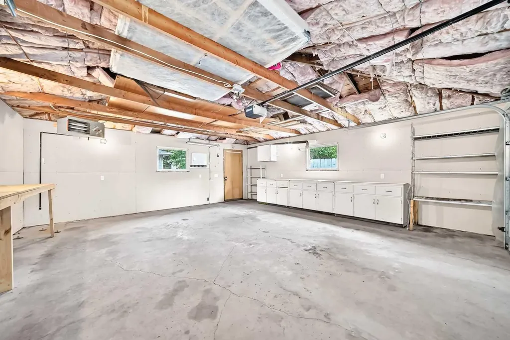 6441 18a Street SE Calgary AB T2C 0N4