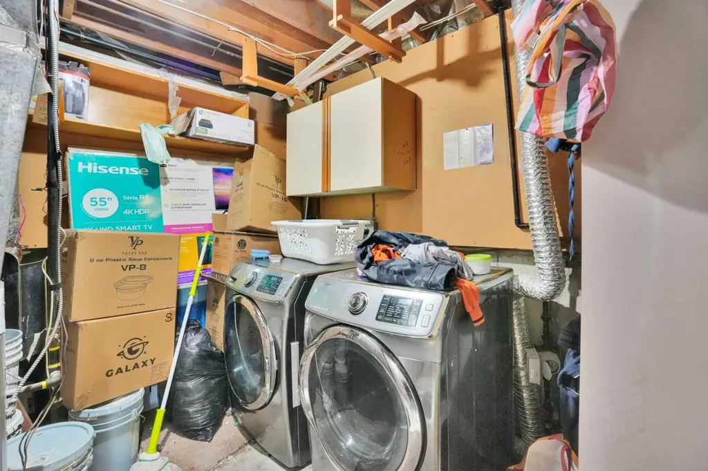 95 Castlegreen Close NE Calgary AB T3J 1Y6