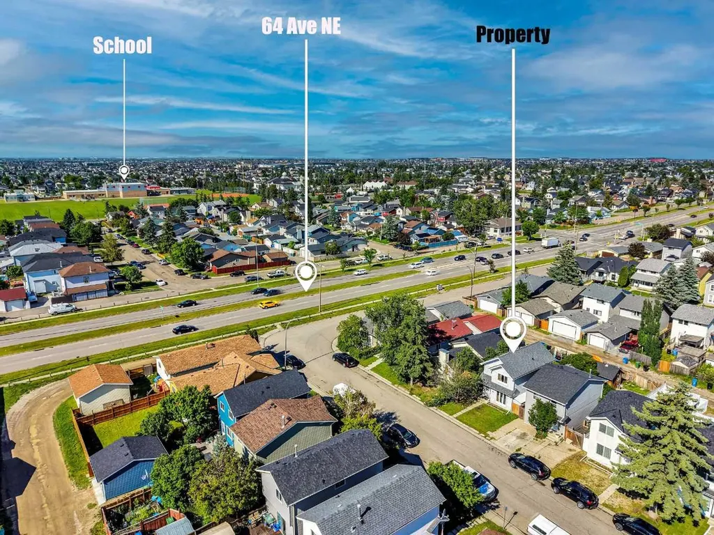 95 Castlegreen Close NE Calgary AB T3J 1Y6