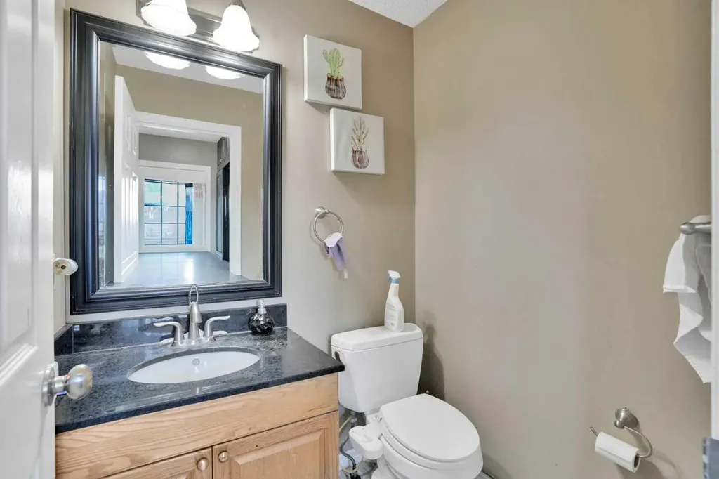 95 Castlegreen Close NE Calgary AB T3J 1Y6