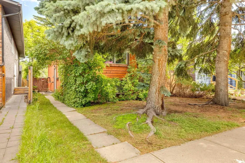 612 13 Avenue NE Calgary AB T2E 1C6