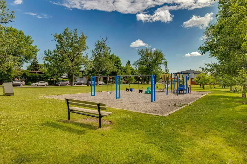 612 13 Avenue NE Calgary AB T2E 1C6